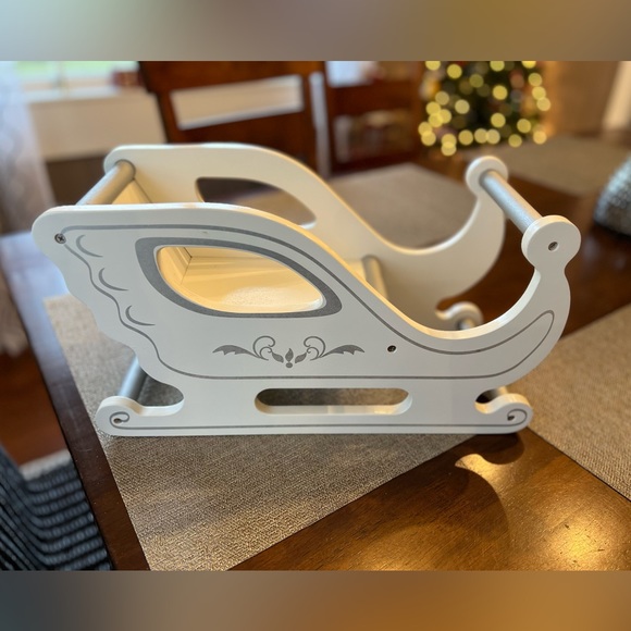 Pottery Barn wooden sleigh - Picture 1 of 2